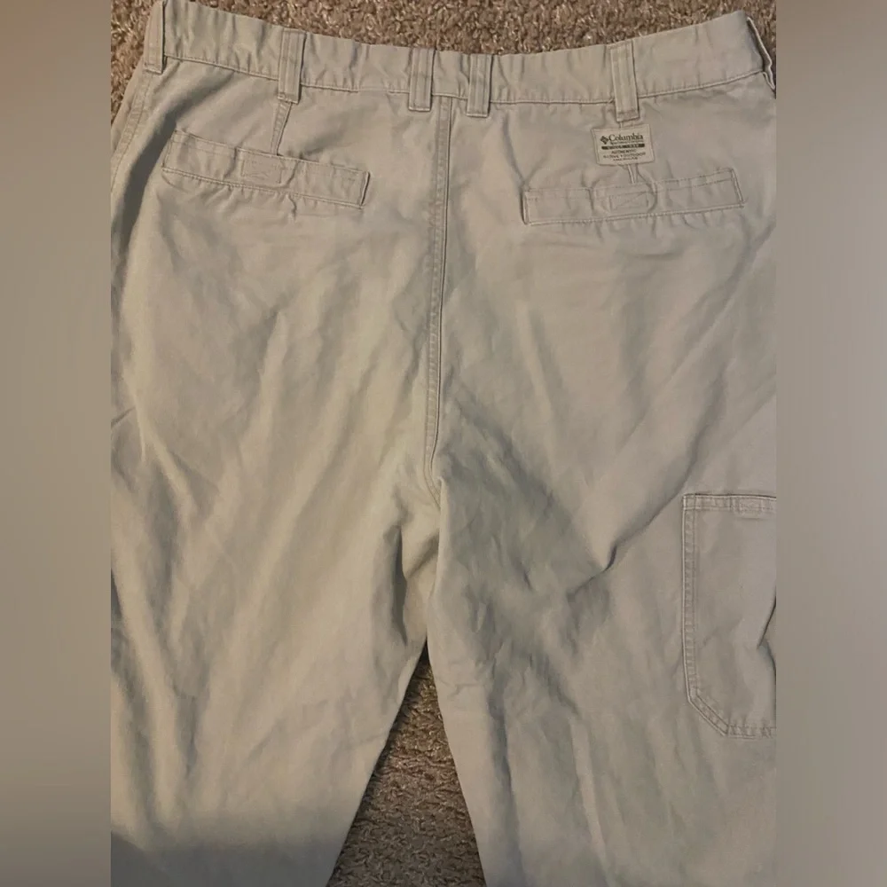 Columbia beige cargo pants Versatile Comfort